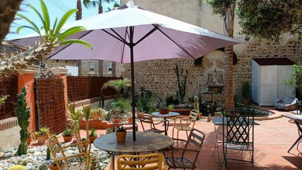 El Castell Embruixat Saint-Hippolyte (Pyrenees-Orientales) Exterior foto